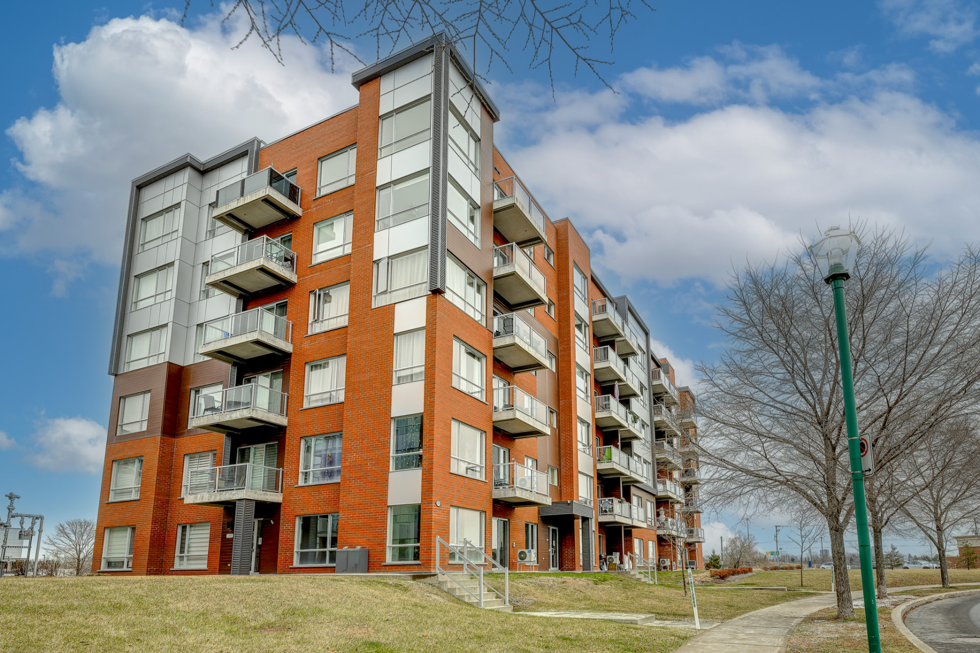 Lachenaie 1 - 2 Bed